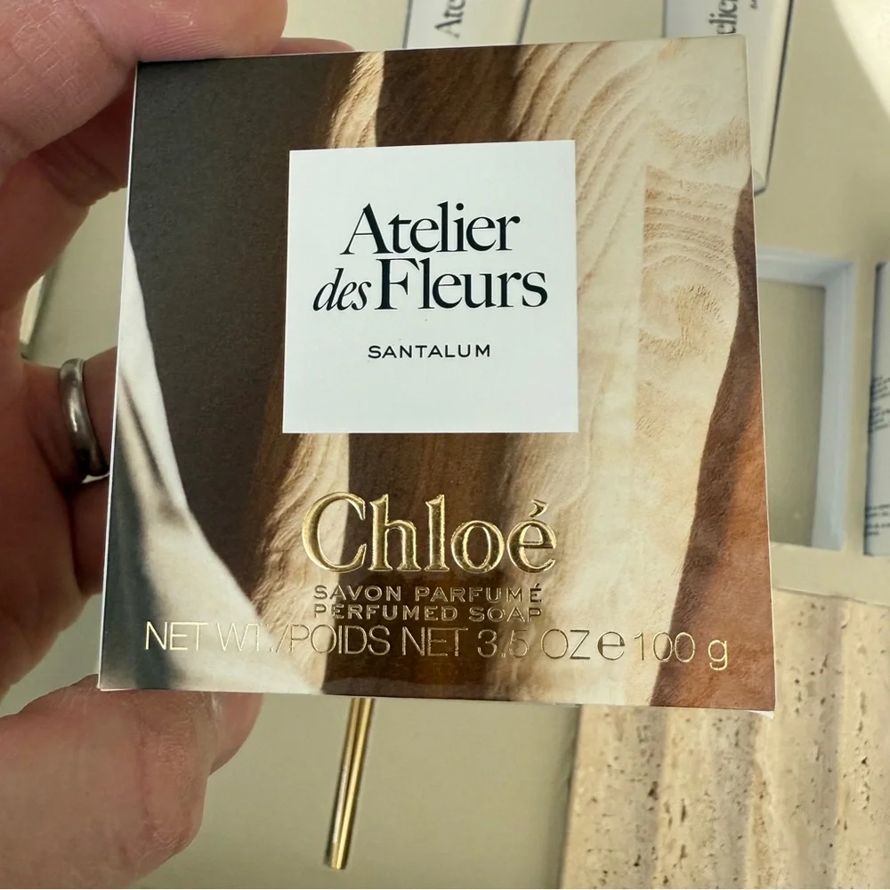Chloé Atelier des Fleurs Book box set with 3 hand cream and extras brand new - Picture 7 of 16